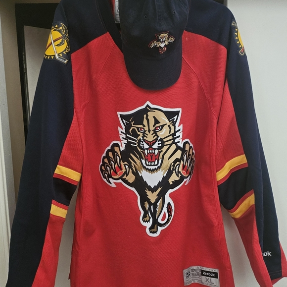 NHL Reebok Panthers jersey with hat - Picture 5 of 5